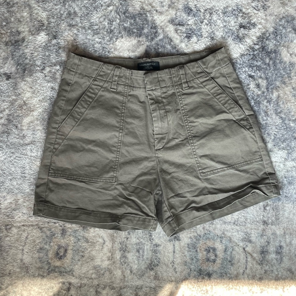 Banana Republic Green Cargo Shorts Relaxed Fit
